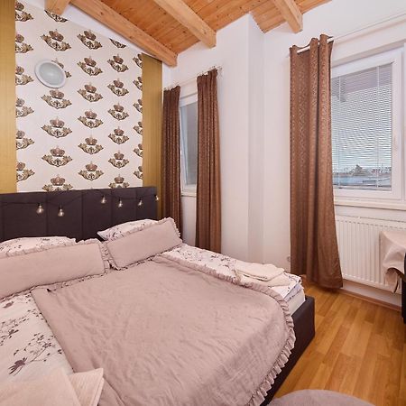Chilli Apartment Братислава Екстериор снимка